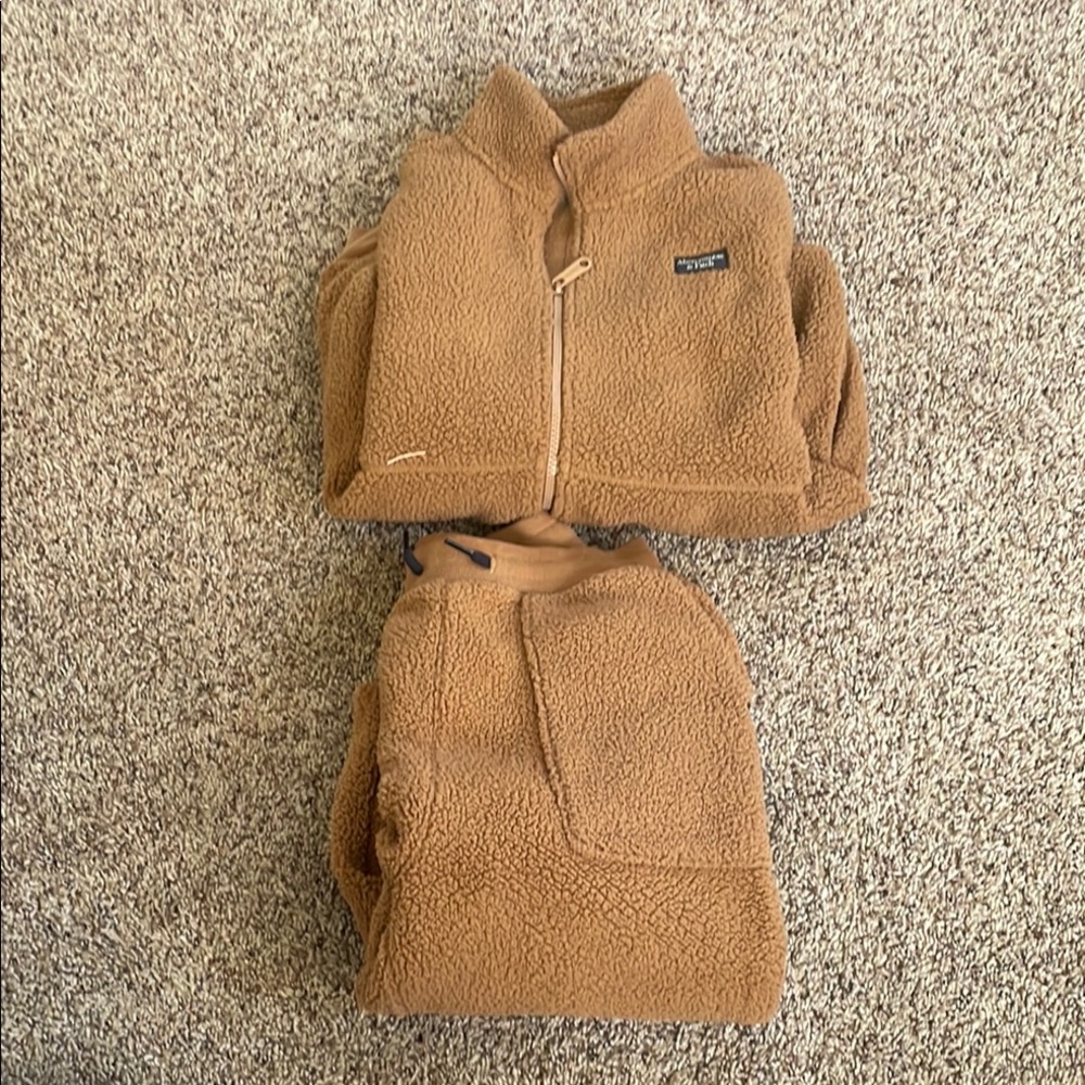 Abercrombie Kids-Tan Fleece Jacket and Sweats